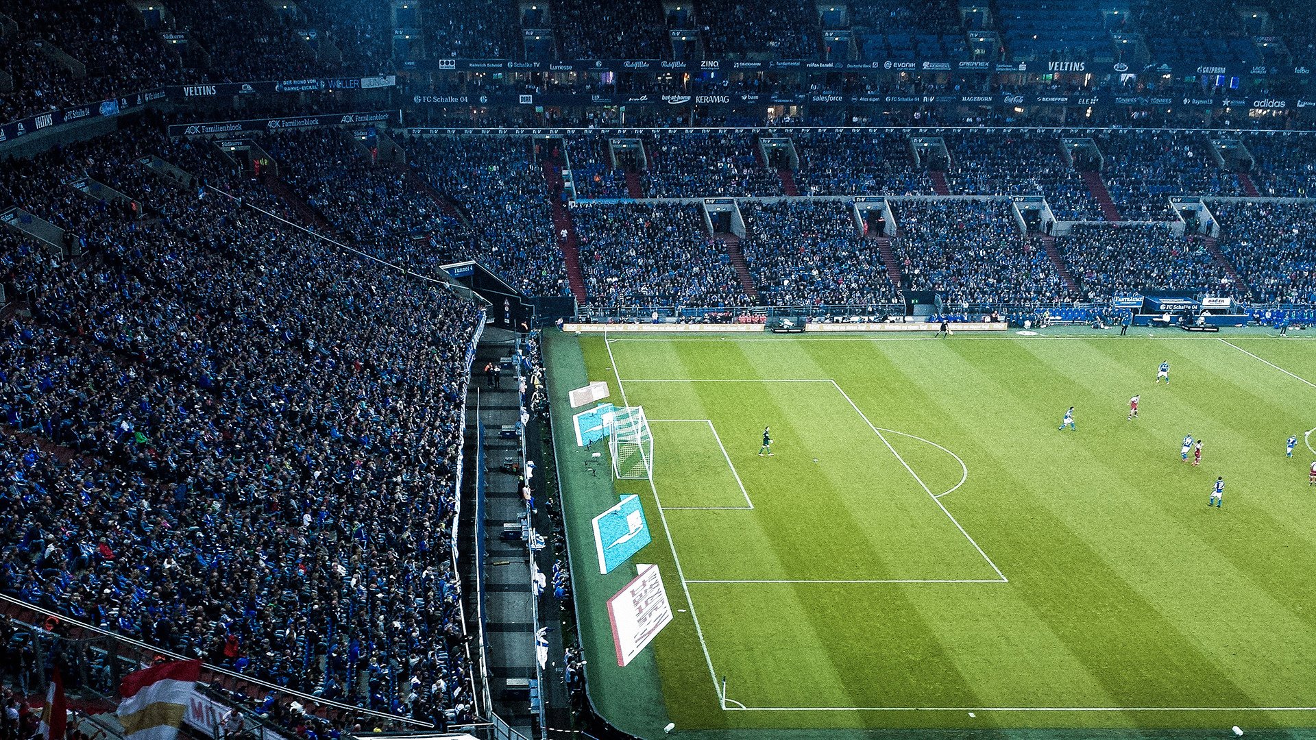 澳大利亚袋鼠队的突破型前锋线成为橄榄球锦标赛的最大亮点，澳大利亚袋鼠强壮