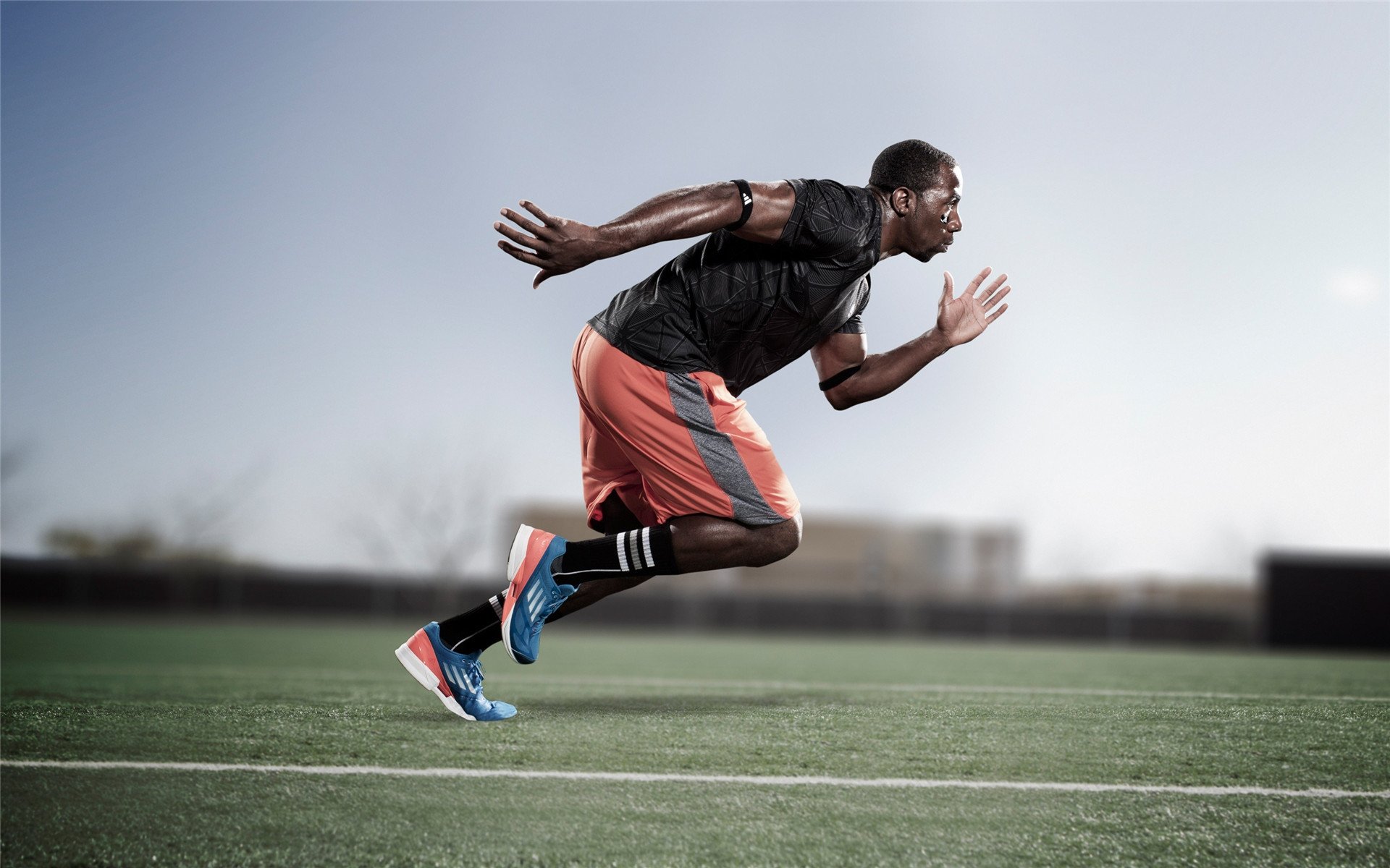 九游APP官网-世界杯难忘狂欢夜：球迷欢呼不断，精彩纷呈，世界杯有多狂热